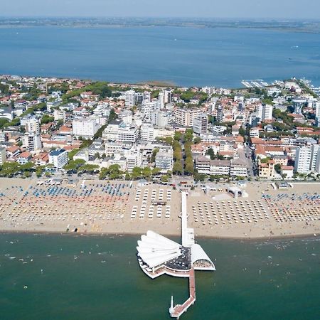 Dal Moro Apartment Lignano Sabbiadoro Bagian luar foto