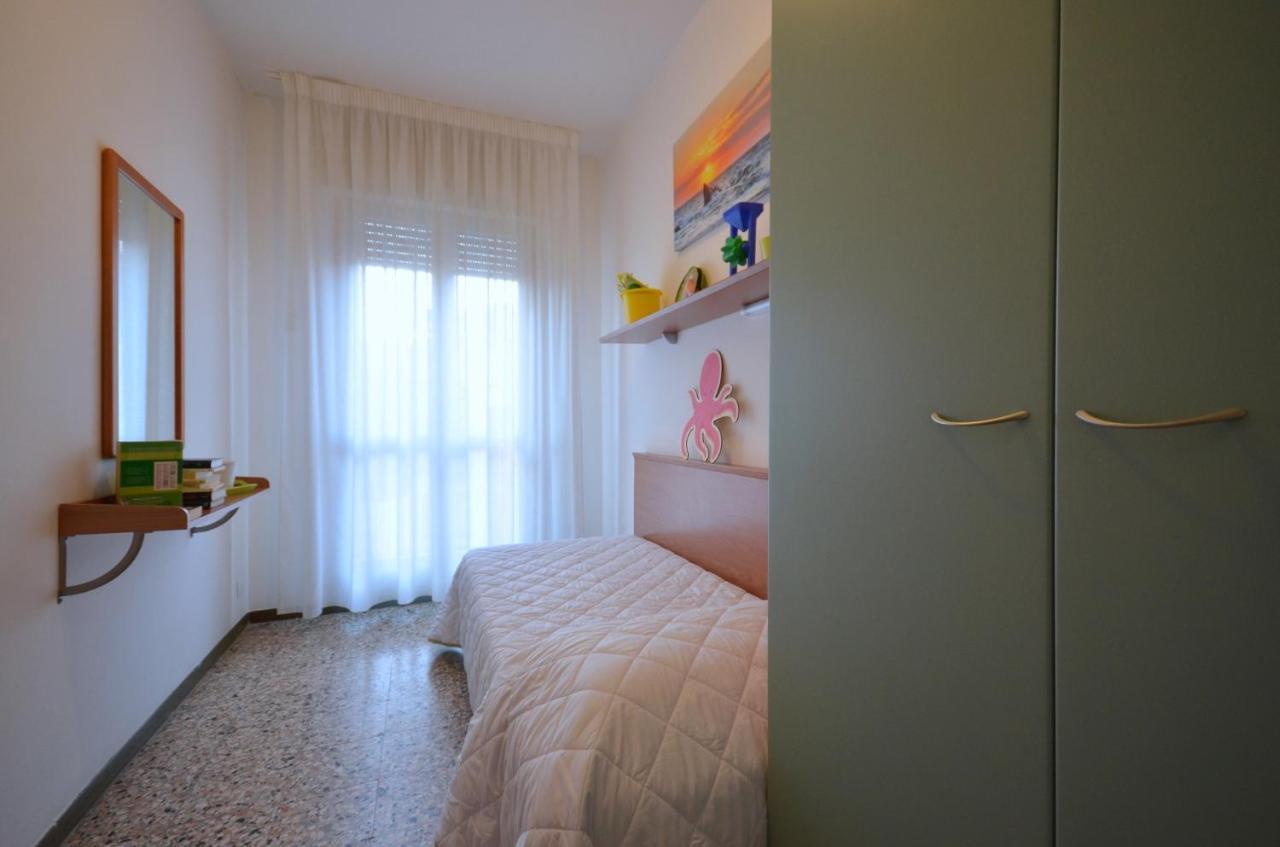 Dal Moro Apartment Lignano Sabbiadoro Bagian luar foto