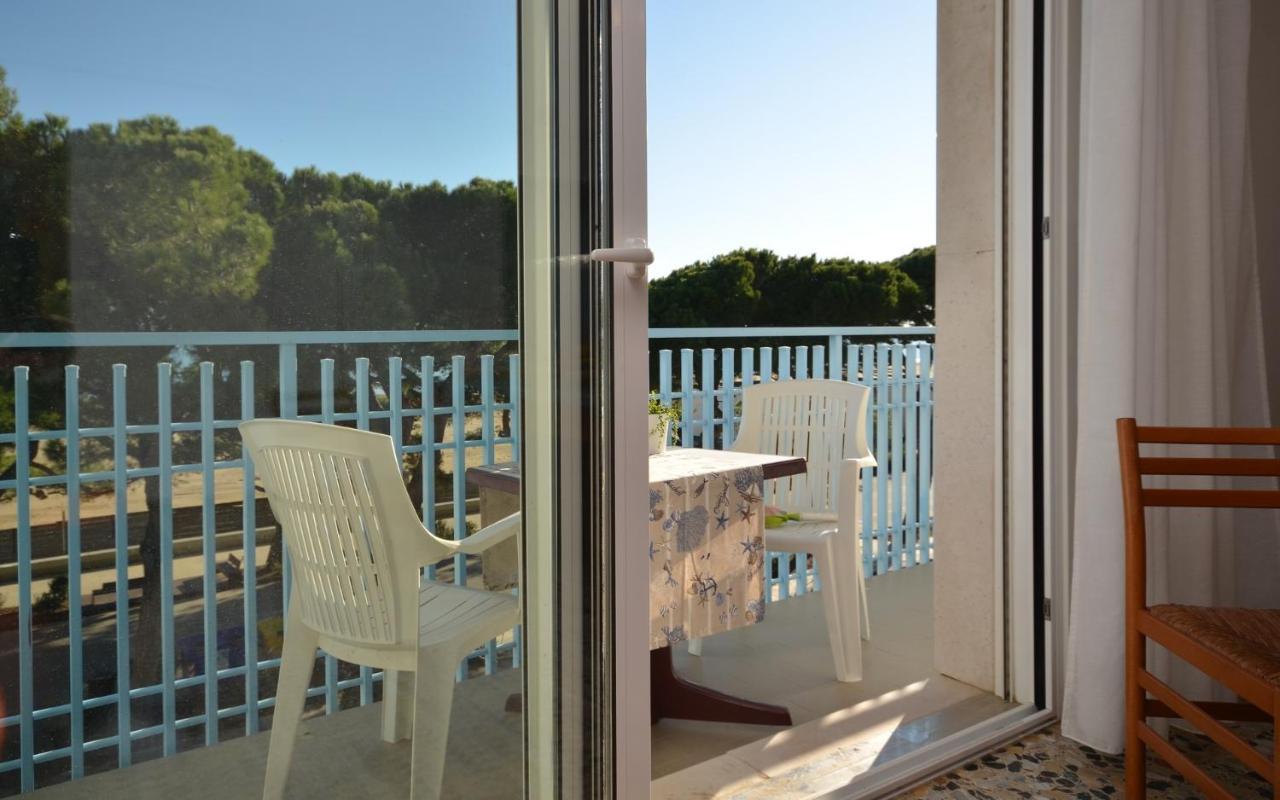 Dal Moro Apartment Lignano Sabbiadoro Bagian luar foto