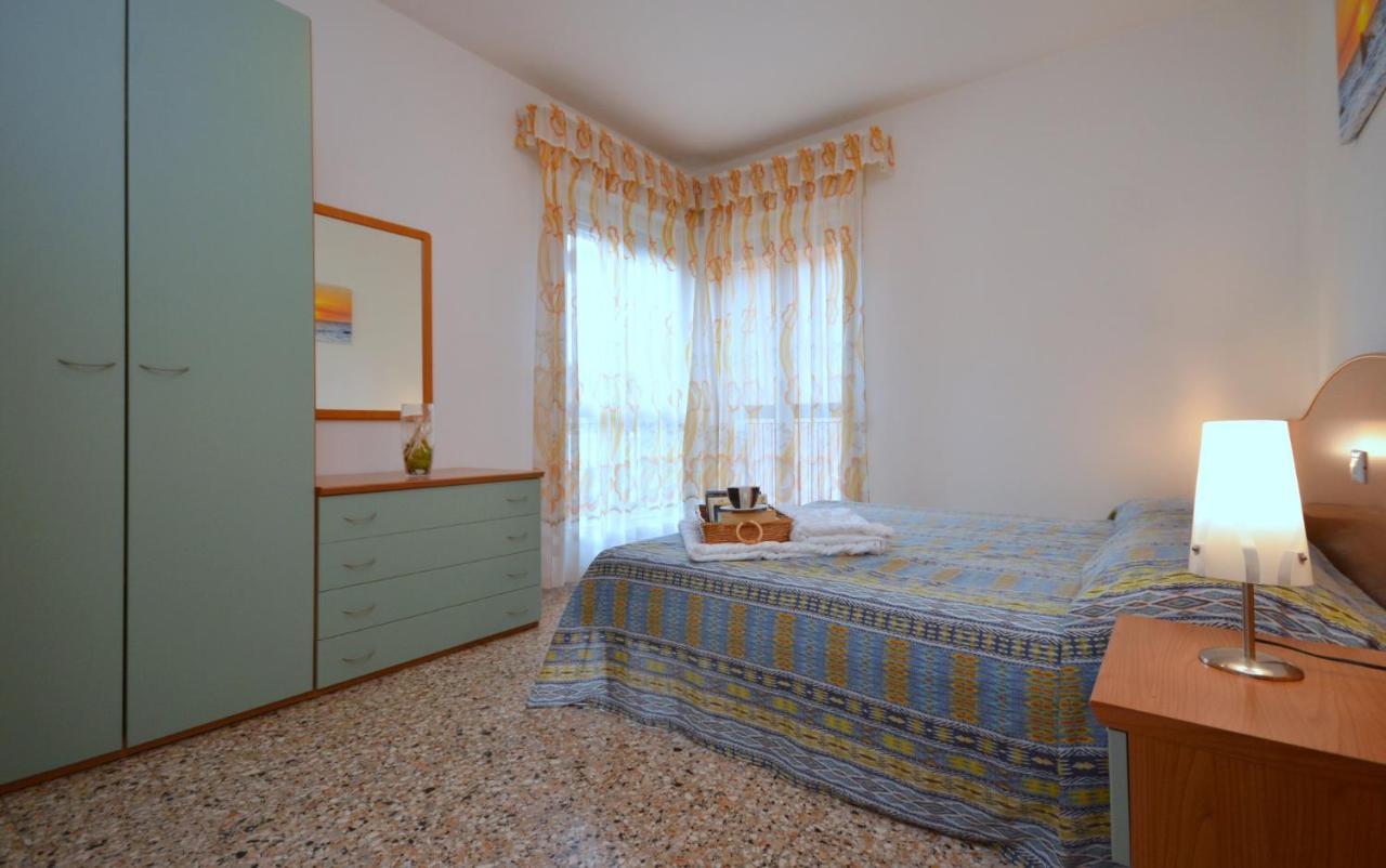 Dal Moro Apartment Lignano Sabbiadoro Bagian luar foto