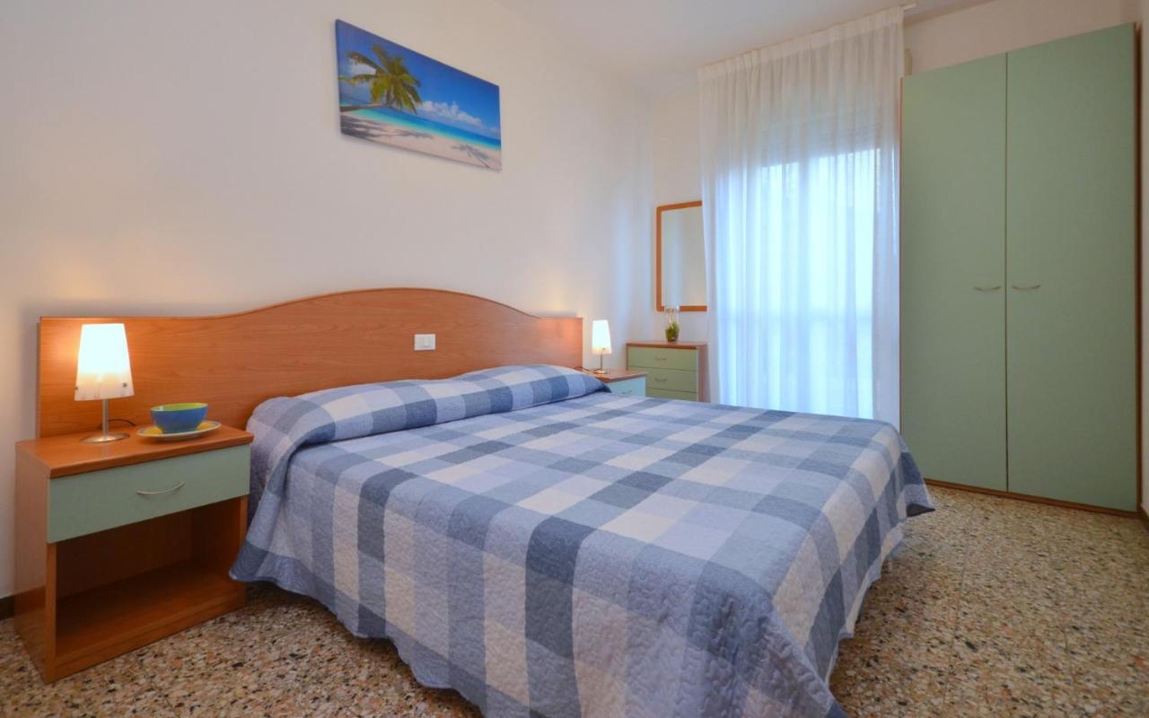 Dal Moro Apartment Lignano Sabbiadoro Bagian luar foto