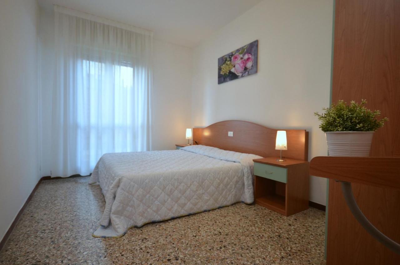 Dal Moro Apartment Lignano Sabbiadoro Bagian luar foto