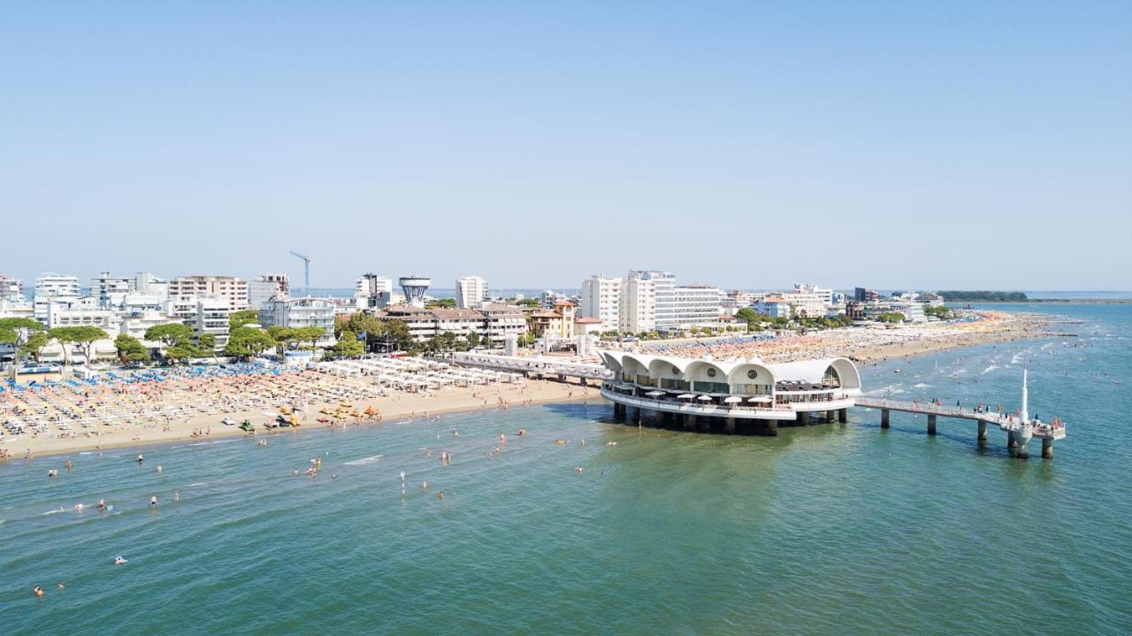 Dal Moro Apartment Lignano Sabbiadoro Bagian luar foto